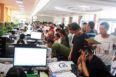 হেনান ইউংটিয়ার ধাতব কাস্টিং কপিকল অর্ডার একটি blowout trend.jpg দেখায় Henan yuntian metallurgical casting crane orders show a blowout trend.jpg